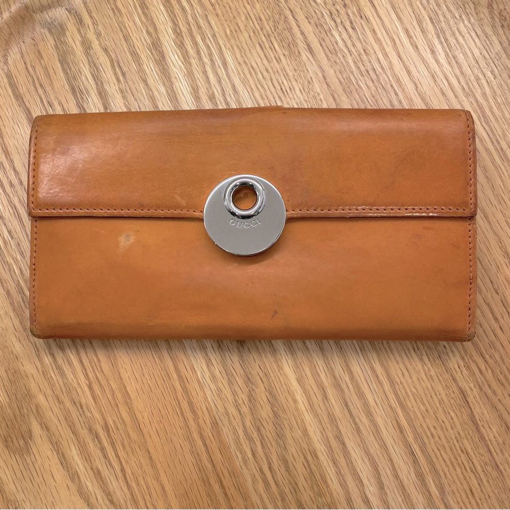 Vintage Gucci Leather Eclipse Checkbook Wallet with Silver Gucci Logo Closure
